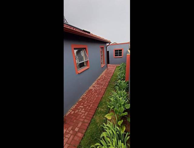 2 BEDROOM HOUSE FOR SALE IN RIVERSIDE VIEW EXT 35